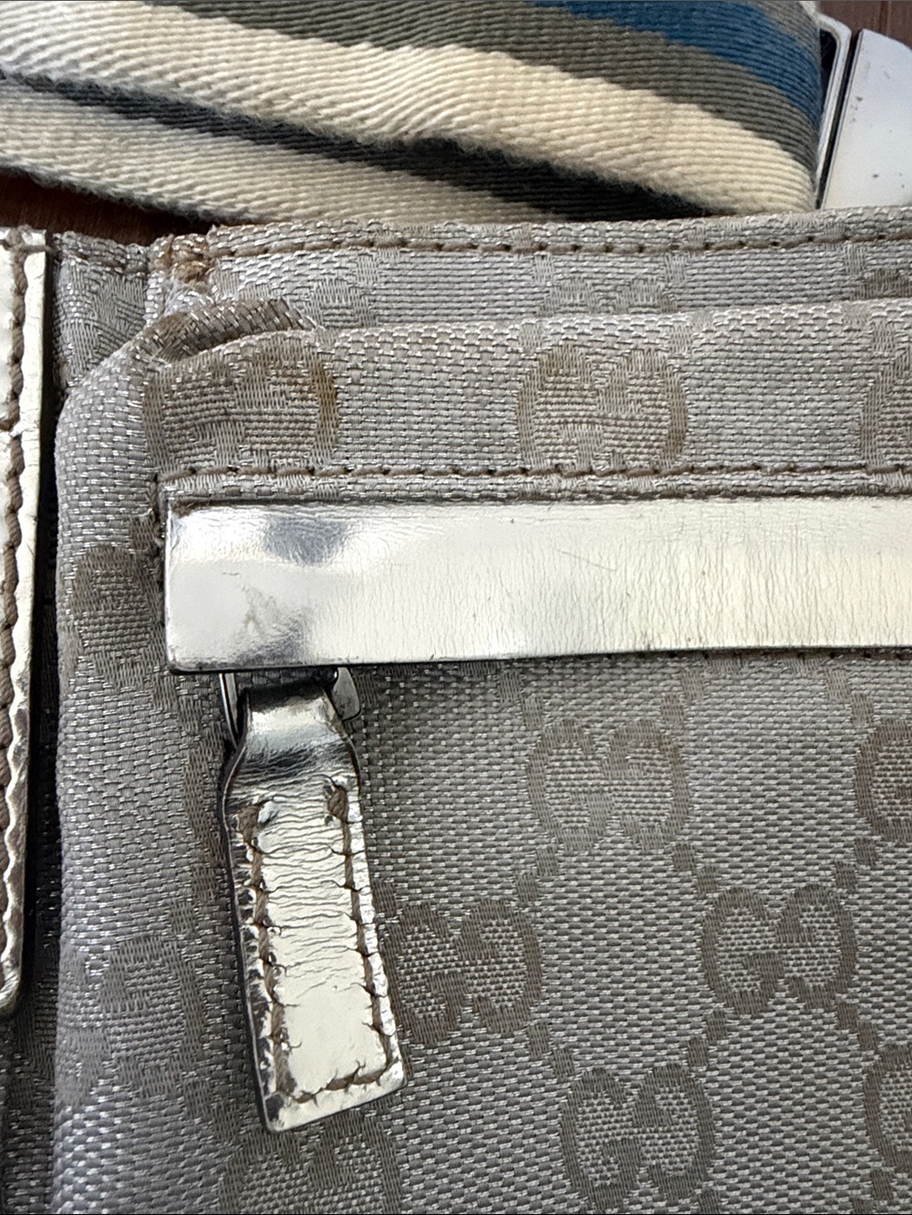 Gucci Light Gray Monogram Waist Bag with Blue-Striped Strap - Picture 3 of 5